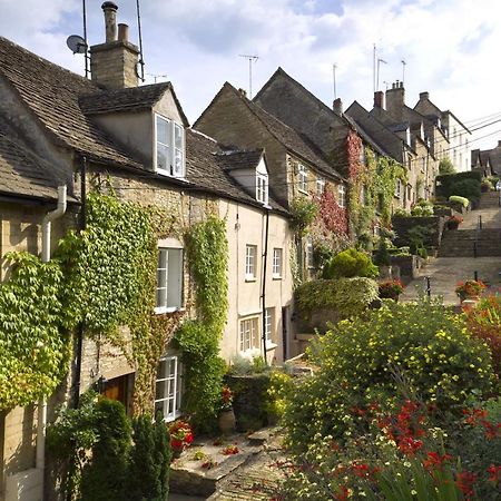Well Cottage: A Cotswold Cottage At The Heart Of The Village Of Crudwell Exterior photo