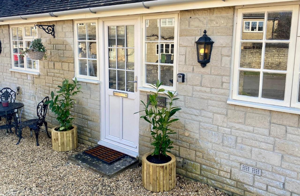 Well Cottage: A Cotswold Cottage At The Heart Of The Village Of Crudwell Exterior photo